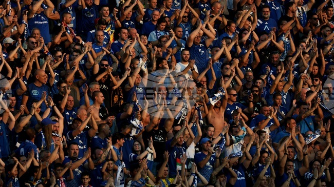 ПФК Левски призова притежателите на сезонни карти да освобождават местата си за мача с ЦСКА, ако няма да присъстват