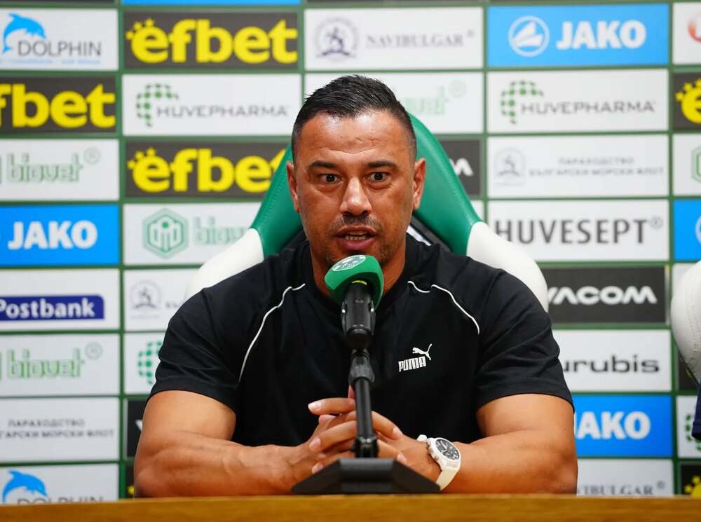 "Играхме много добре през първото полувреме, през второто просто спряхме", признава наставникът на Башакшехир Чадаш Атан