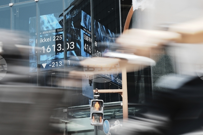 Спадове белязаха търговията в Aзия и на Уолстрийт 