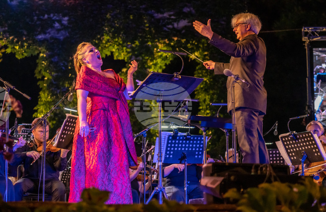 Ария от Парашкев Хаджиев изпълни оперната прима Диана Дамрау на гала концерта си във Варна