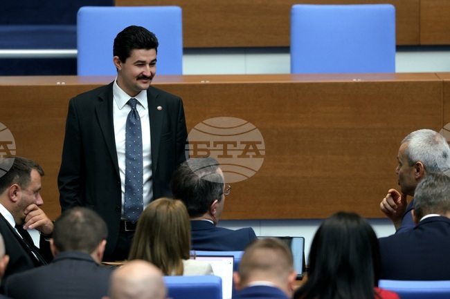 Внесохме проект на решение да замразим продажбата на 4400 държавни имота, обяви Климент Шопов от "Възраждане"