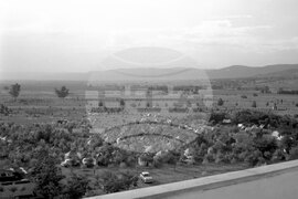 Оживление в един от къмпингите в курортния комплекс „Слънчев бряг“ през 1964 година