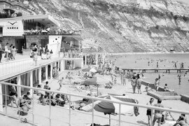 Новият модерен ресторант „Чайка” в Каварна през 1965 година