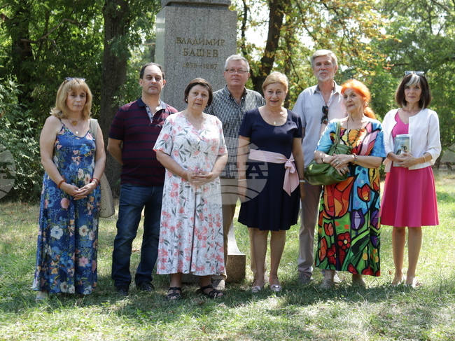 Владимир Башев има безсмъртни стихове, каза Атанас Капралов по повод 90-годишнината от рождението на поета