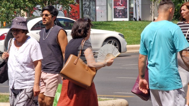 Пик на жегите в Румъния се очаква днес и утре; червен код за горещо време е в сила за Букурещ и 15 окръга на страната