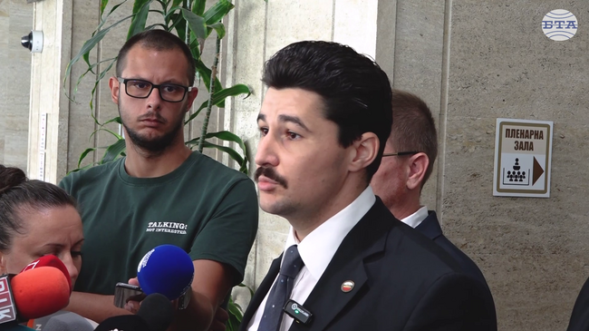 Внесохме проект на решение да замразим продажбата на 4400 държавни имота, обяви Климент Шопов от "Възраждане"