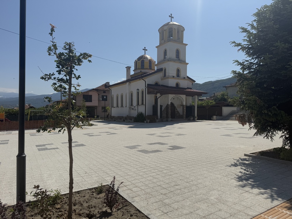 Симитлийското село Полена е с обновено по проект площадно пространство