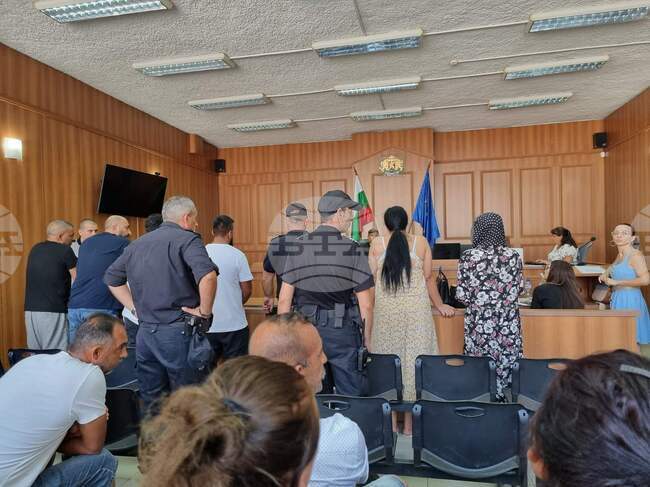 Пловдивският окръжен съд постанови арест за шестимата, задържани за прокарване в обращение на фалшиви банкноти 