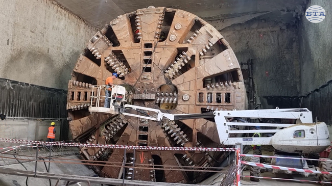 Над една трета от метрото през "Слатина" е построена, заяви кметът на София Васил Терзиев