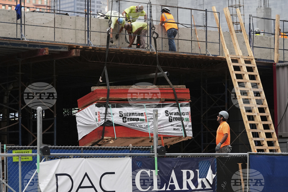 Активността на строителния сектор във Великобритания отчита най-бърз спад от 2020 г.