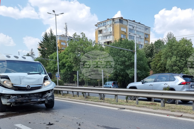 Двама души са загинали, а 36 са ранени при катастрофи в страната през последното денонощие