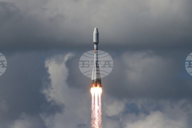 Русия изстреля три ирански сателита в околоземна орбита