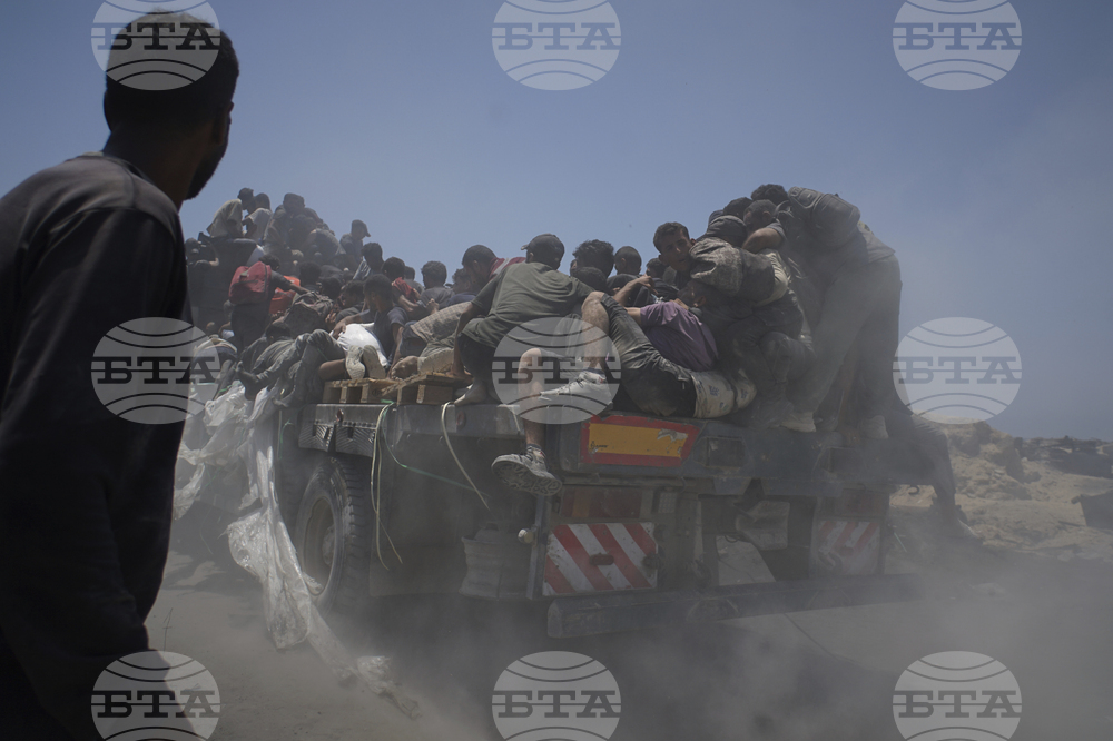 Mideast Wars Aid Access-Explainer