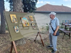 Троян - „Икони, картини и пана“ - Борислава Кацарова - изложба