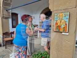 Троян - „Икони, картини и пана“ - Борислава Кацарова - изложба