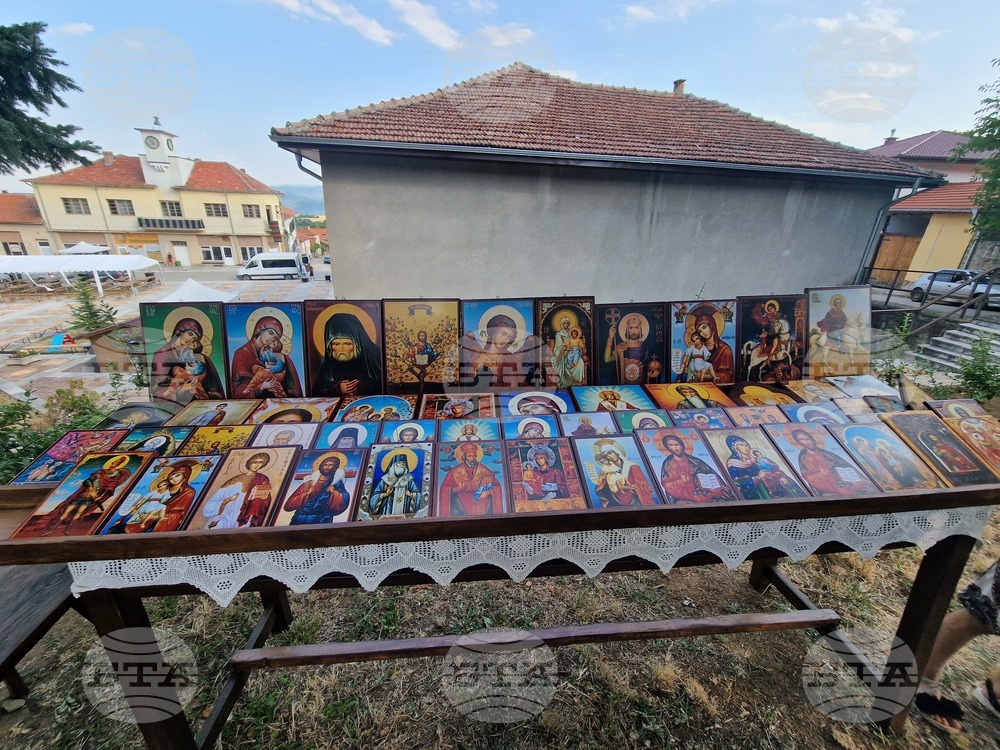 Троян - „Икони, картини и пана“ - Борислава Кацарова - изложба