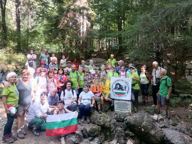 Петдесет туристи от цялата страна се включиха в похода „По стъпките на четата на Стоил войвода“