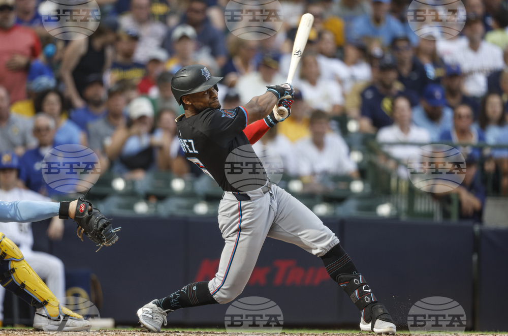 Marlins Brewers Baseball