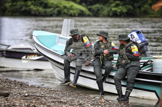 Колумбийски войници бяха отвлечени, 27 от тях вече са освободени, съобщи колумбийската армия