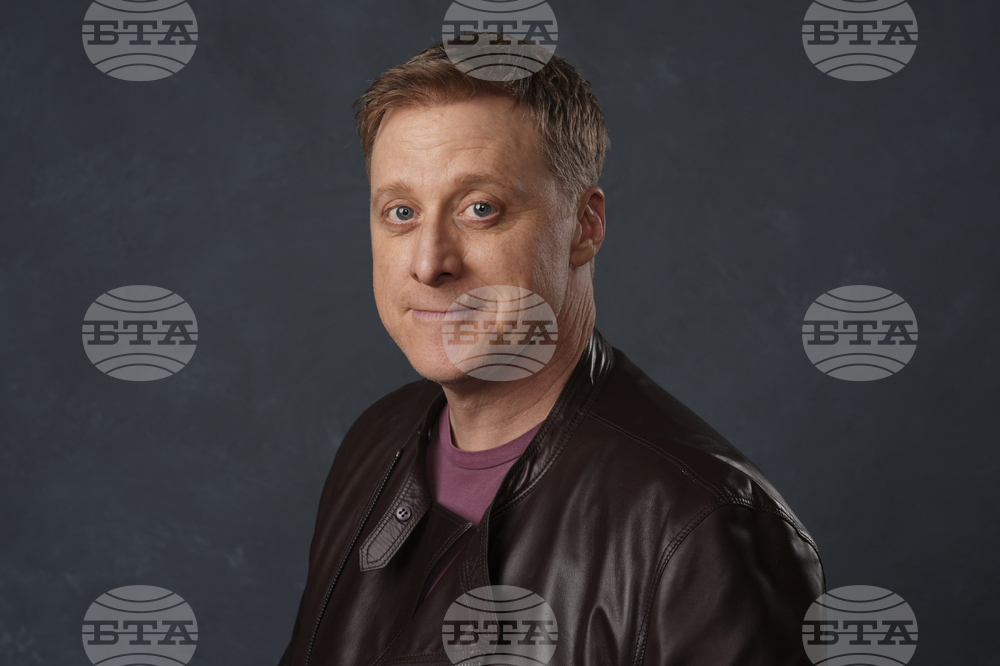 2025 Comic-Con - "Resident Alien" Portrait Session