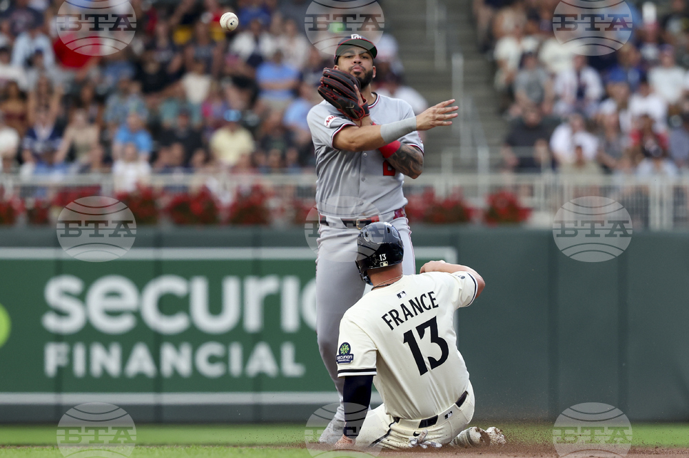 CORRECTION Nationals Twins Baseball