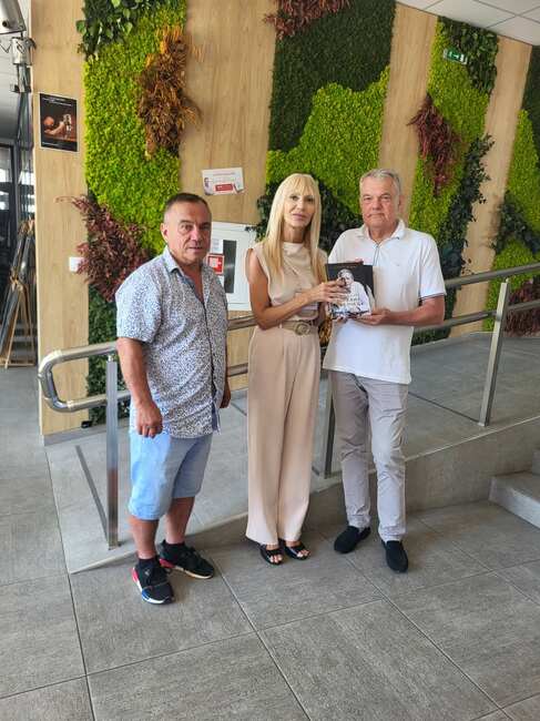 ПП АБВ с жест към духовността: Румен Петков дари книга на Михаил Белчев на Регионалната библиотека в Бургас