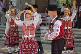 Село Гавраилово - празник „Златна праскова“