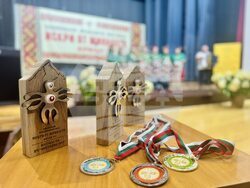 Априлци - фолклорен фестивал "Искри от миналото"