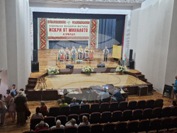 Априлци - фолклорен фестивал "Искри от миналото"