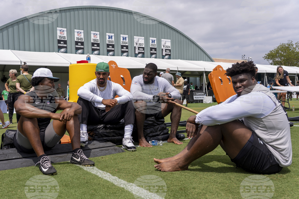 Eagles Camp Football