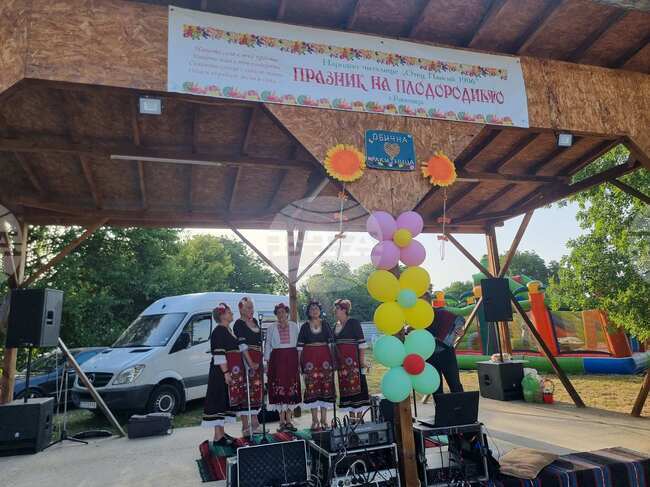 За осми път празник на плодородието събра малки и големи в старозагорското село Ракитница