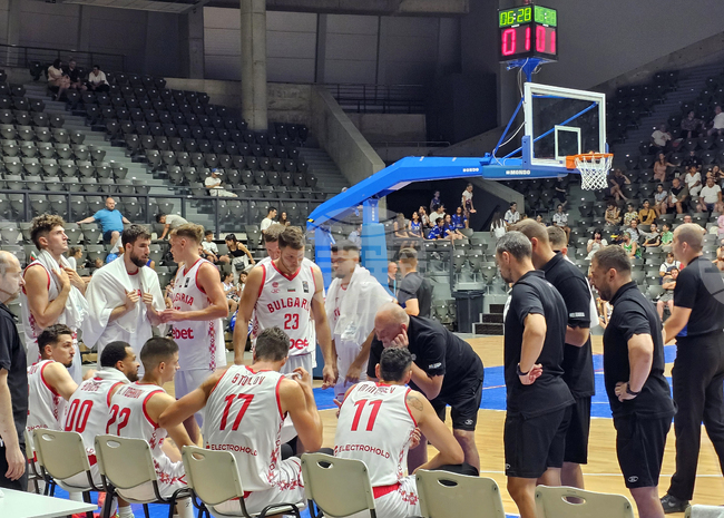 Селекционерът на баскетболните национали Росен Барчовски: "Опасенията ми, че този млад отбор ще прегори в началото, се случиха"