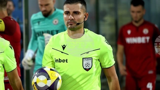 Младият Кристиян Колев от Пловдив ще ръководи първия полуфинал за Купата на България по футбол между Лудогорец и ЦСКА