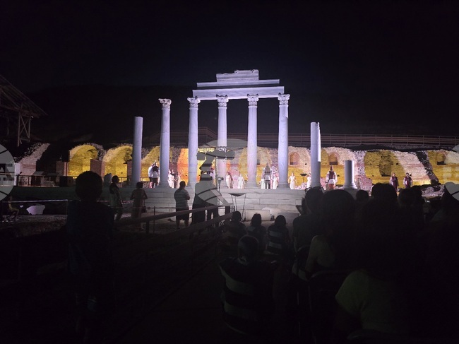 В античен град Хераклея Синтика беше представен интерактивният спектакъл „Мистерия Синтика“