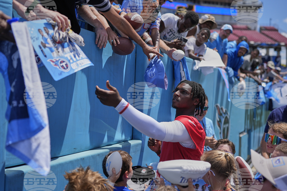 Titans Camp Football