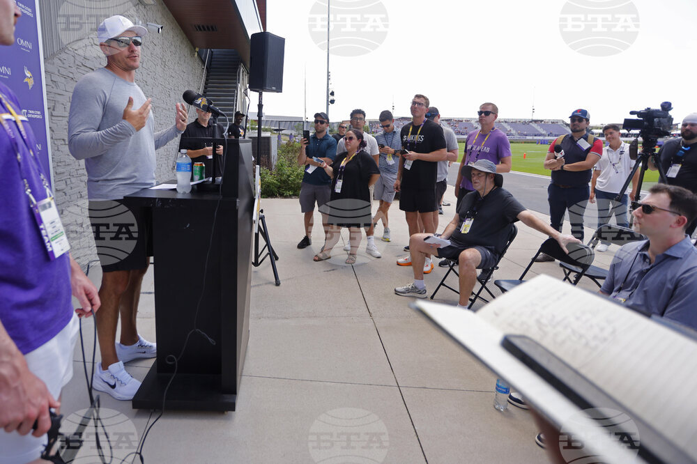Vikings Camp Football