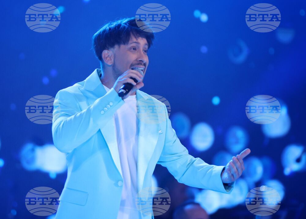 Певецът Георги Дюлгеров пред БТА: „Бургас и морето“ претърпя метаморфози през годините, но остава от малкото сцени за нова българска музика