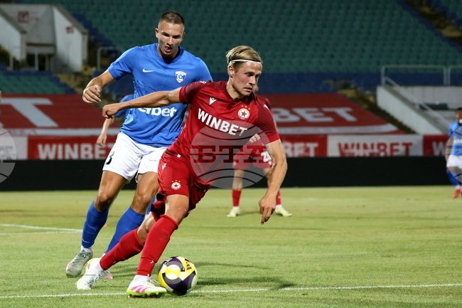 С късни голове на резервите Панайотов и Брахими ЦСКА надделя над Септември и постигна първа победа през сезона в първенството