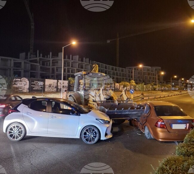 Задържан е водач на багер след пътнотранспортно произшествие в Свети Влас, съобщиха от полицията 