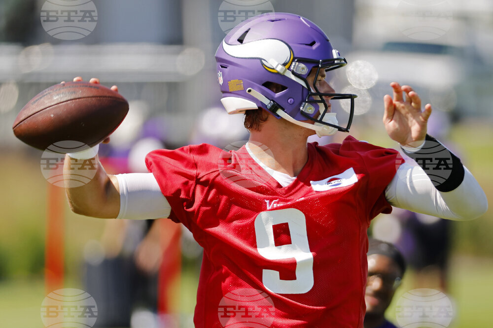 Vikings Camp Football