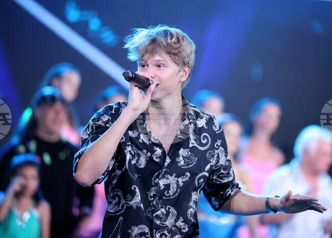 Singer Philip Donkov Wins Audience Award at National Song Contest in Burgas