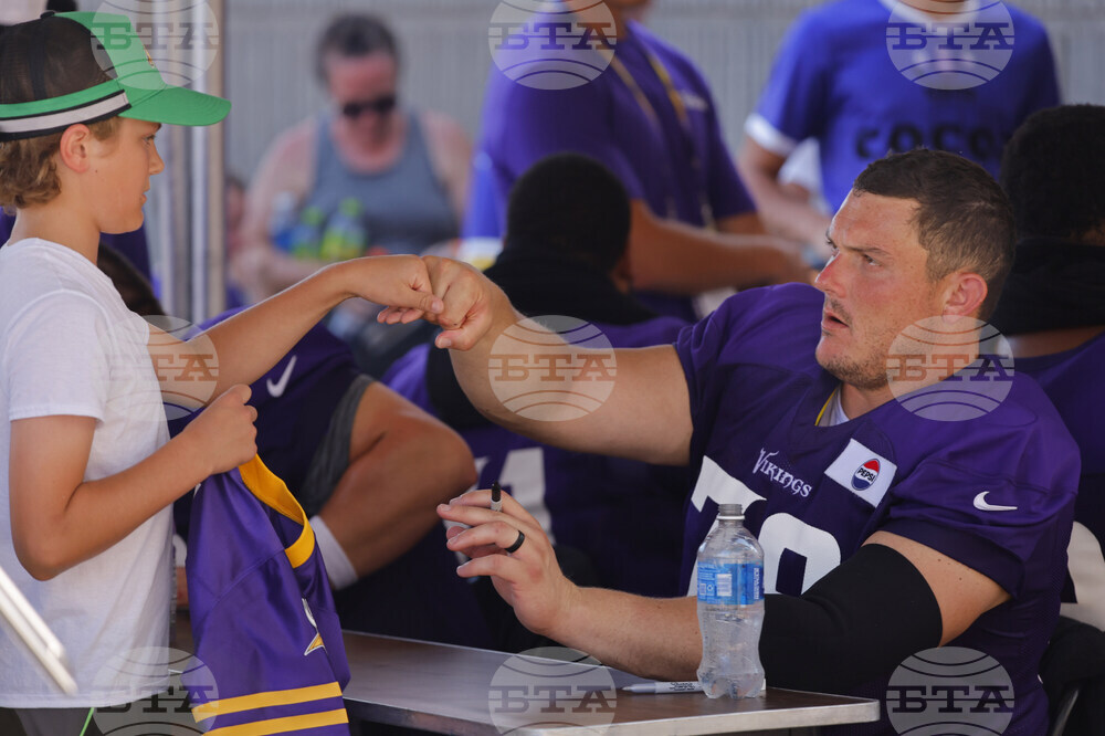 Vikings Camp Football