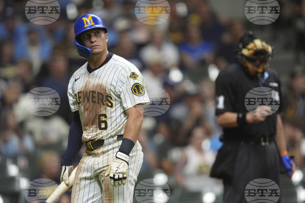 Marlins Brewers Baseball