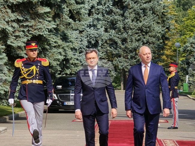 Министър-председателят Росен Желязков пристигна на официално посещение в Молдова, среща се с премиера на страната Дорин Речан