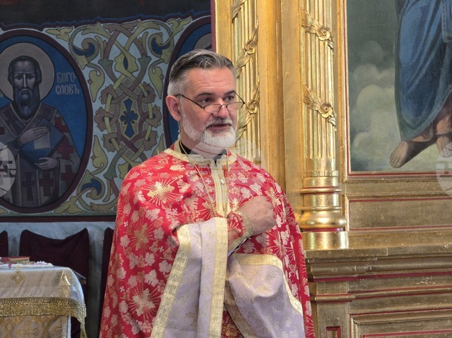 Свети Пантелеймон е обичан от вярващите, защото е показал неизменната си любов към тях, каза за БТА отец Кънчо Кабадийски в Ловеч