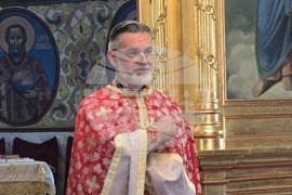 Ловеч - храм „Света Троица” - служба