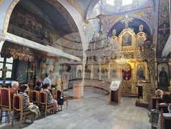 Ловеч - храм „Света Троица” - служба