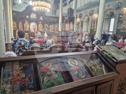 Търговище - храм „Св. Успение Богородично“ - неделна служба