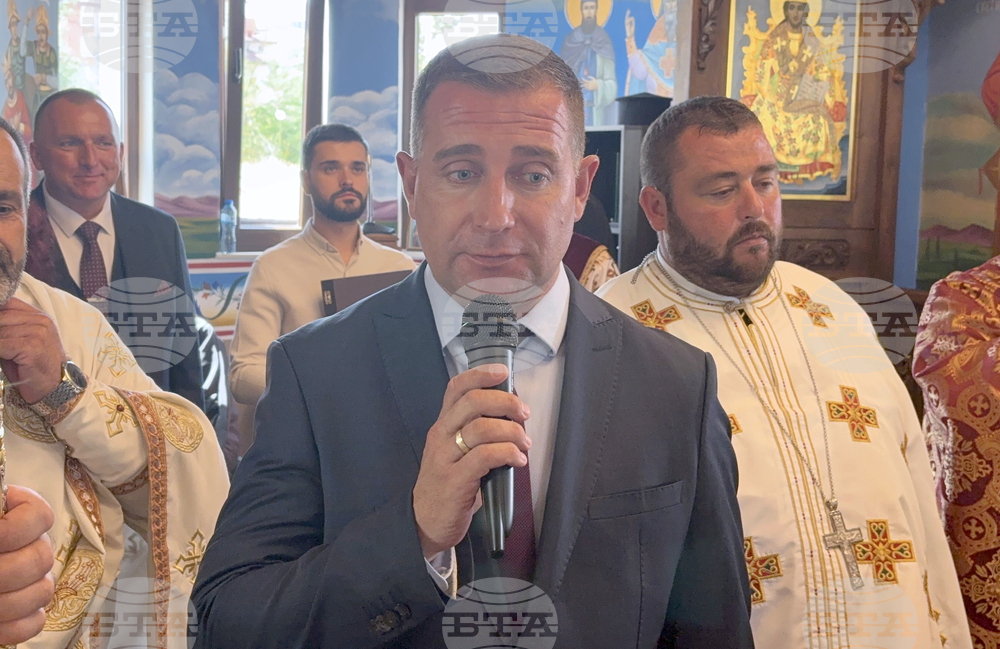 Самоков - храм „Свети Панталеймон“ - патрирах Даниил - литургия