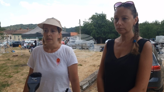 Стотици доброволци гасят пожара в трите села в Трънско, допускат се само подготвени хора, преминали инструктаж